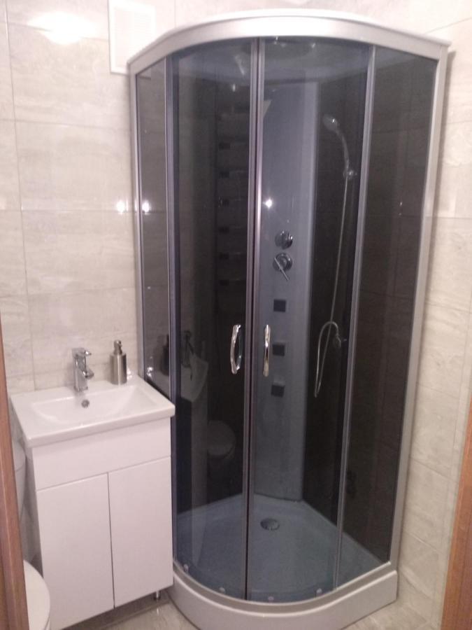 Apartment In The Center Ivano Frankivsk Bagian luar foto